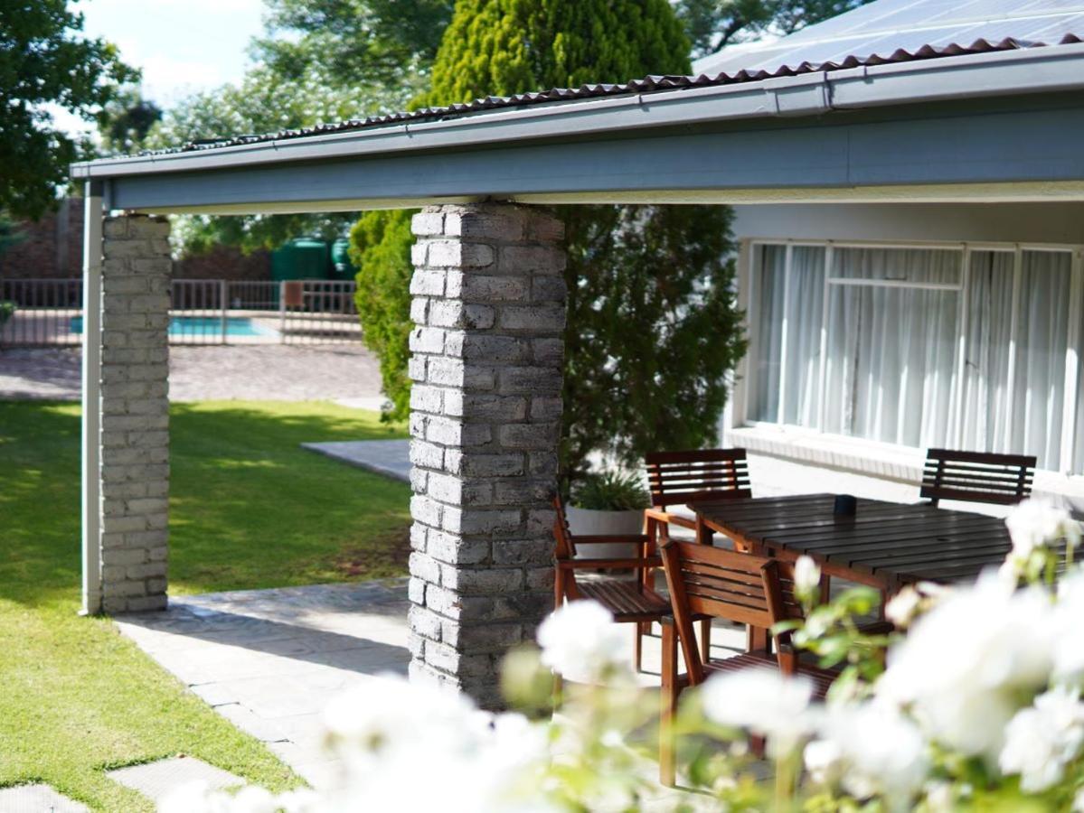 Aloes Guest House 62 On Meintjies Middelburg  Exterior photo